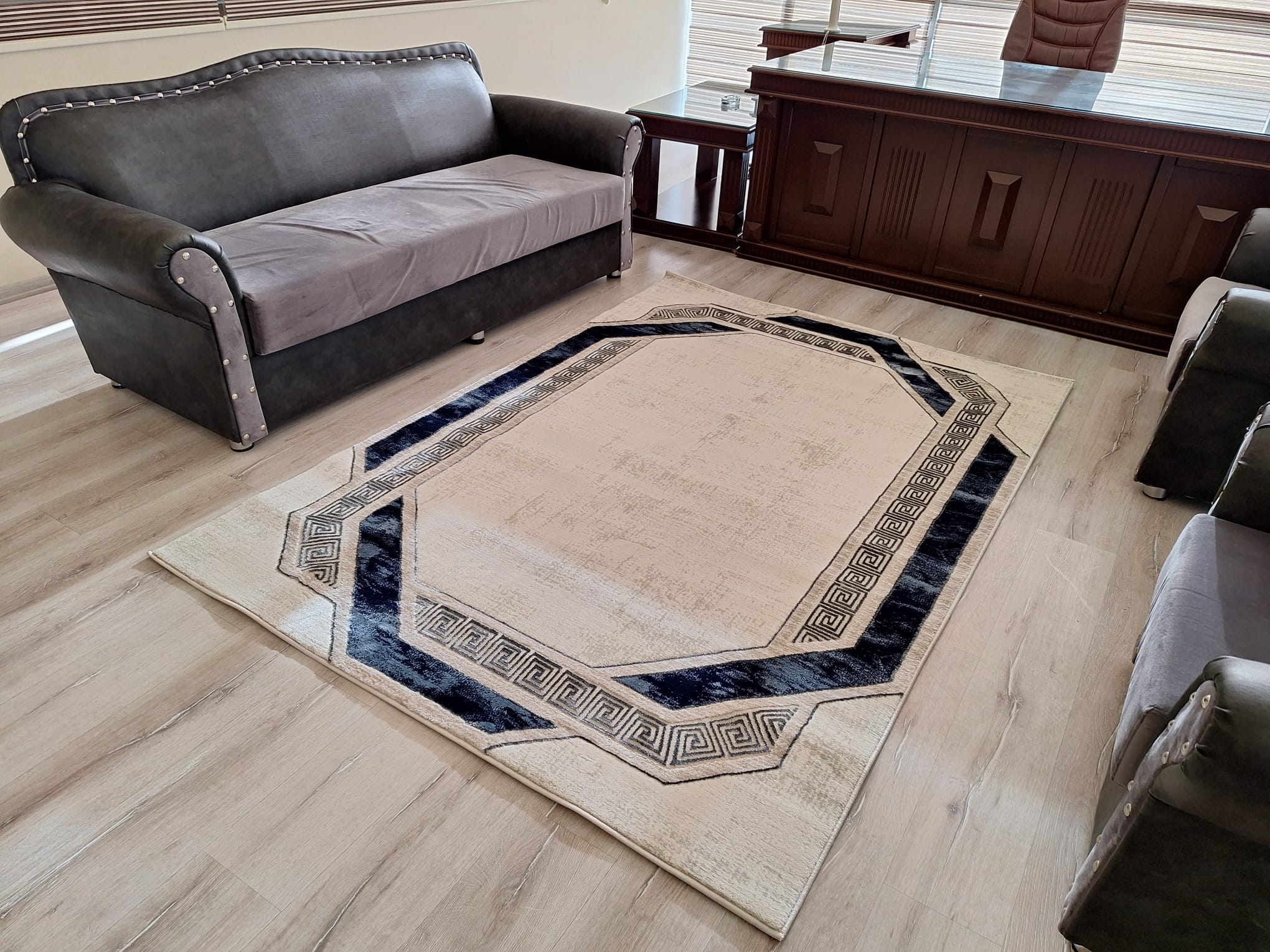 Johnalbert Area Rug