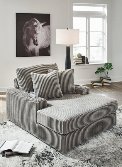 Lindyn Chaise