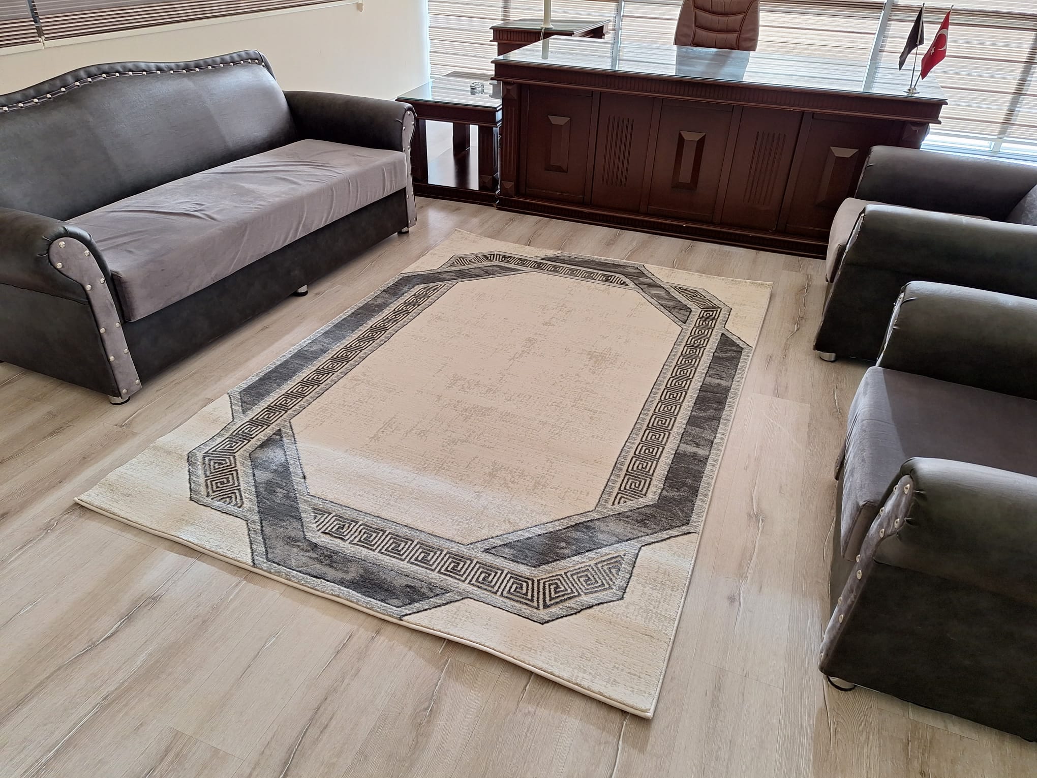 Johnalbert Area Rug