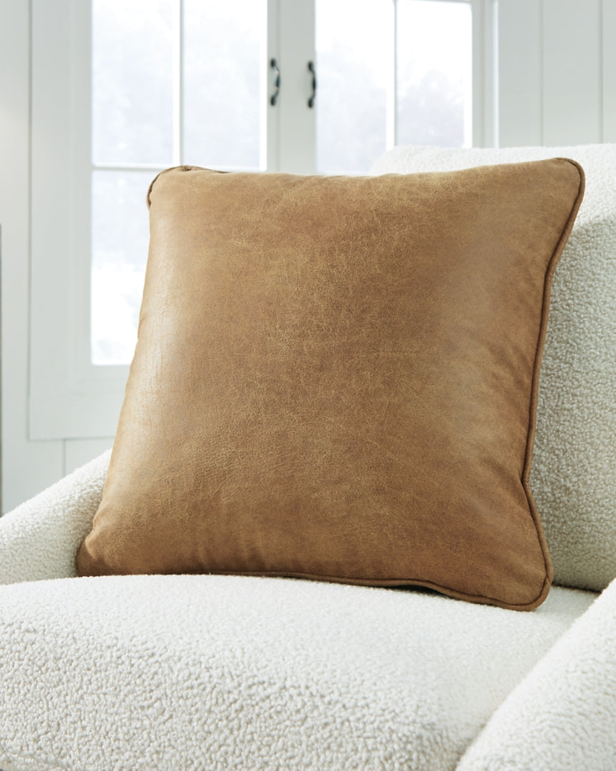 Cortnie Pillow (4/CS)