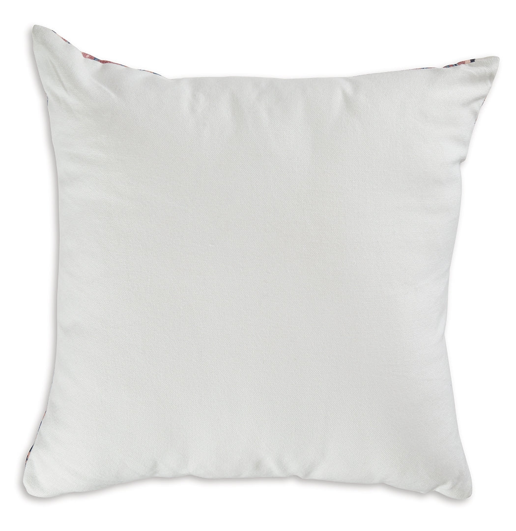 Kennick Pillow