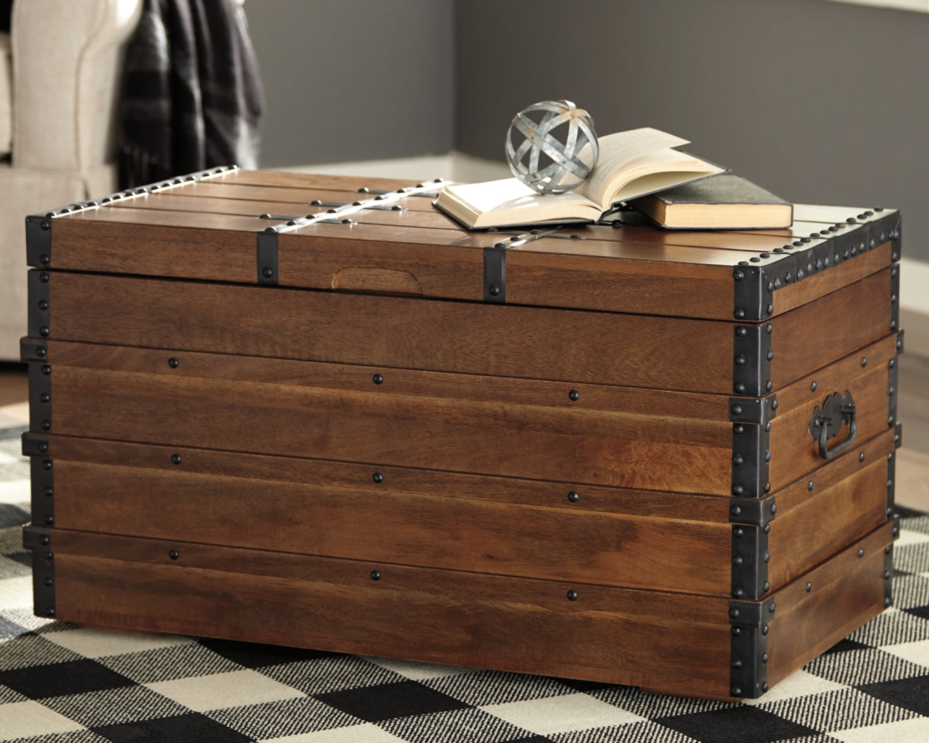 Kettleby Storage Trunk