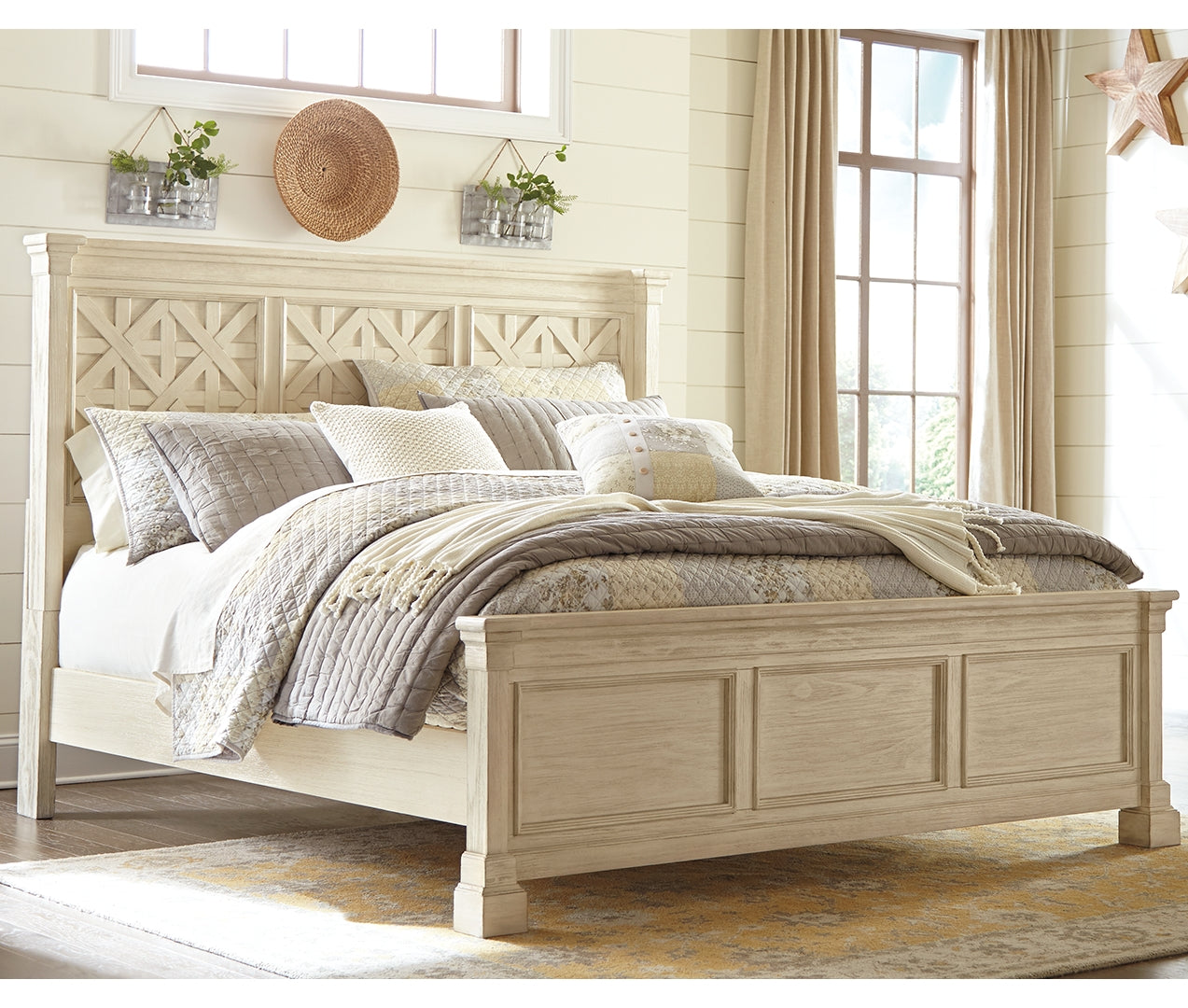 Bolanburg King Panel Bed