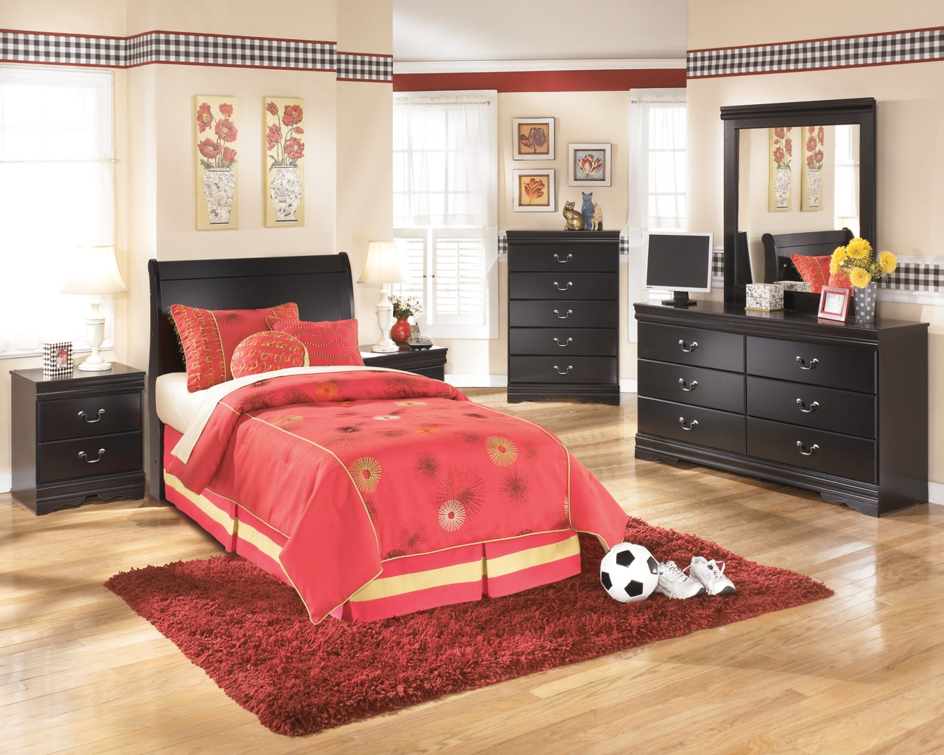 Huey Vineyard Black Sleigh Bedroom Set