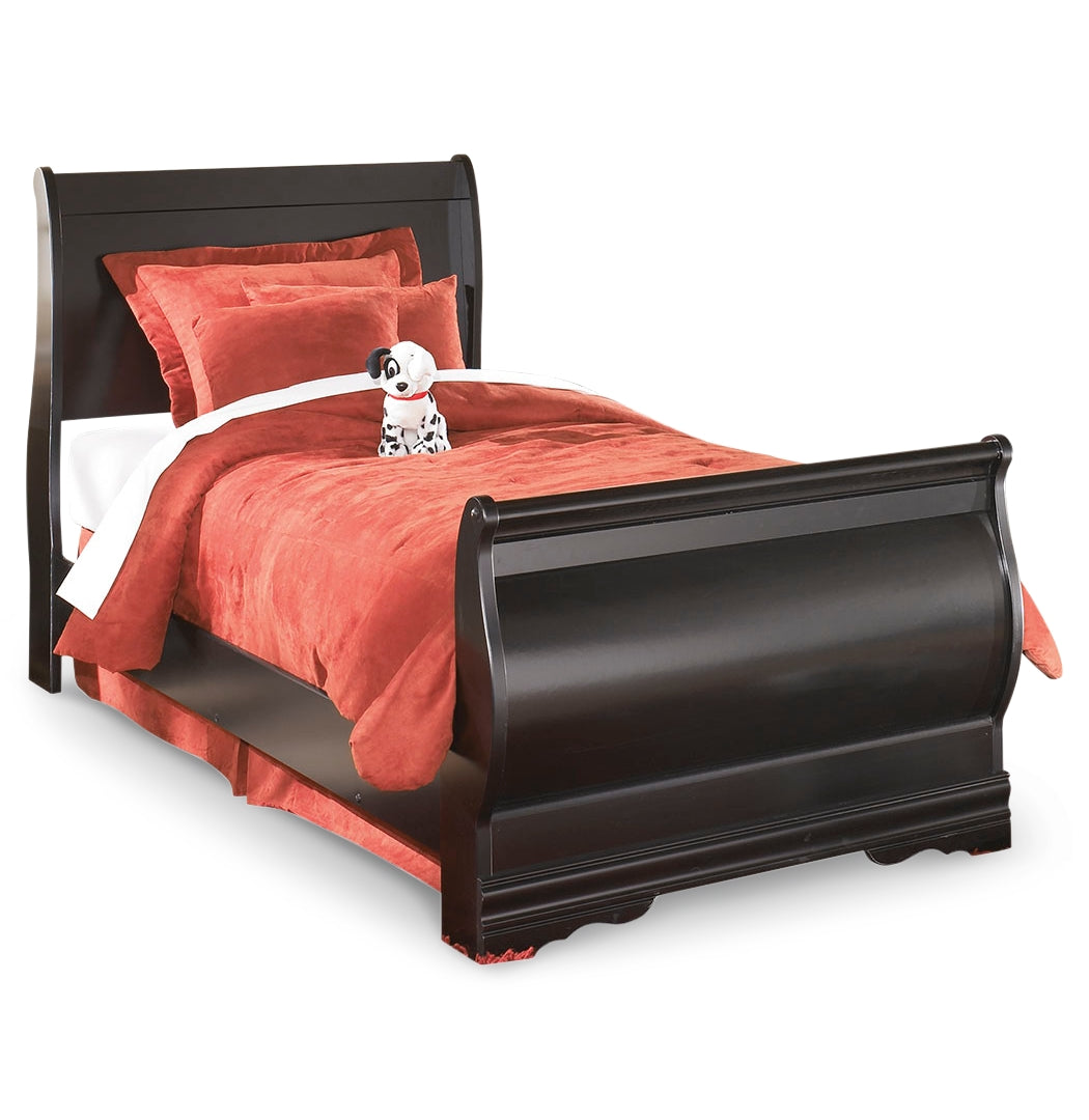 Huey Vineyard Black Sleigh Bedroom Set