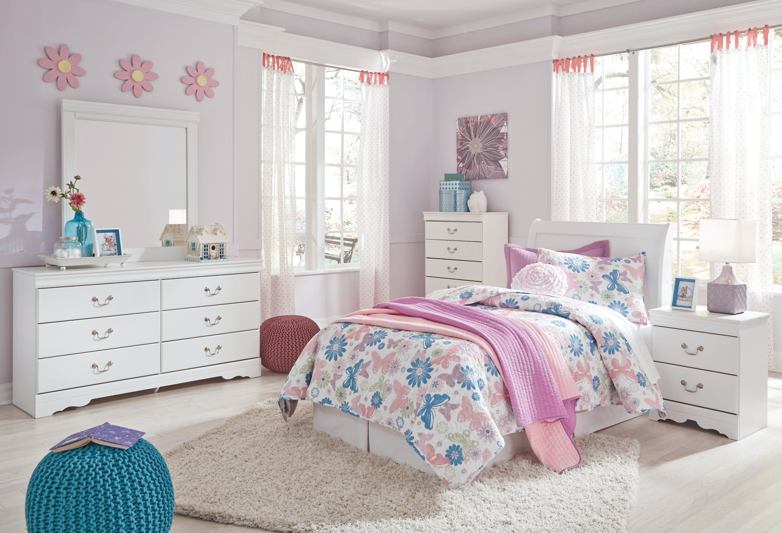 Anarasia White Bedroom Set