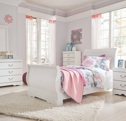 Anarasia Sleigh Bed