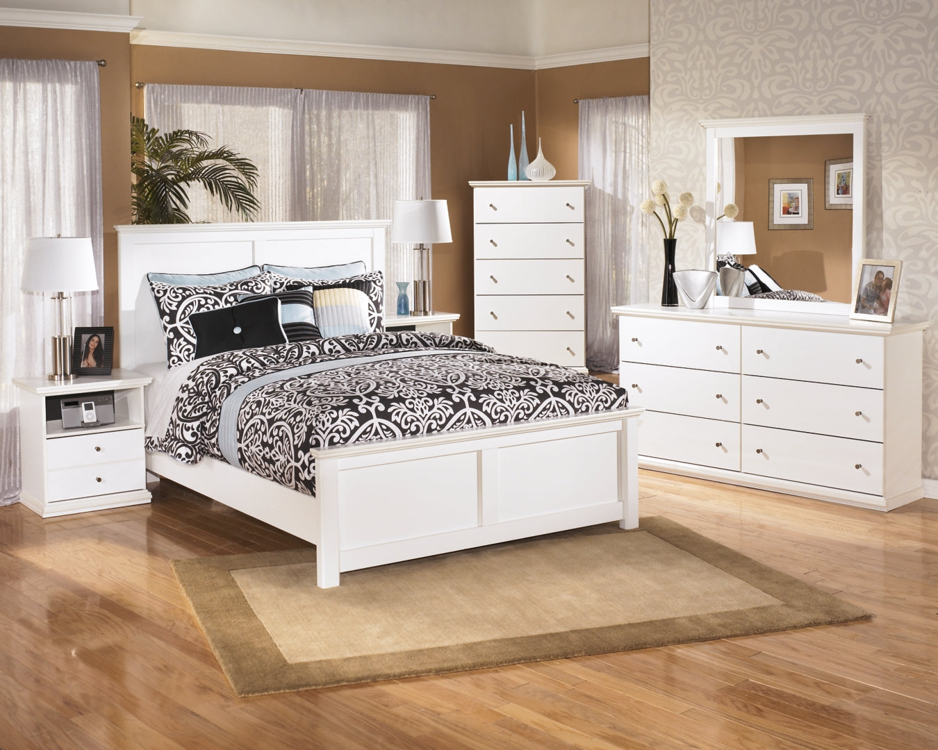 White Bostwick Shoals Panel Bedroom Set