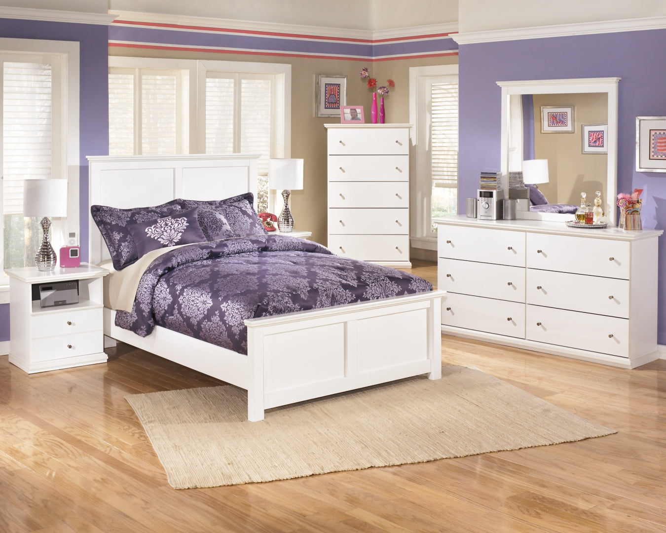 White Bostwick Shoals Panel Bedroom Set