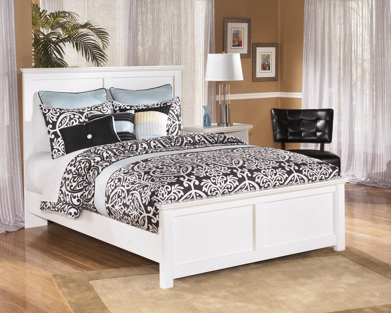 White Bostwick Shoals Panel Bedroom Set