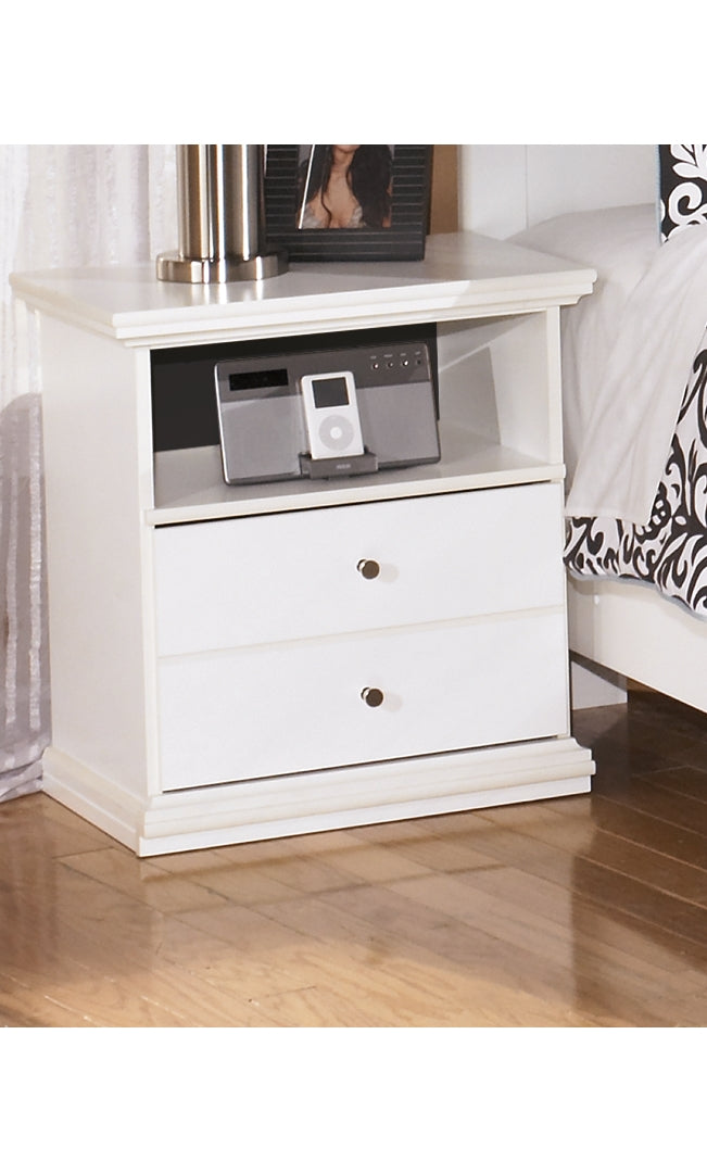 White Bostwick Shoals Panel Bedroom Set