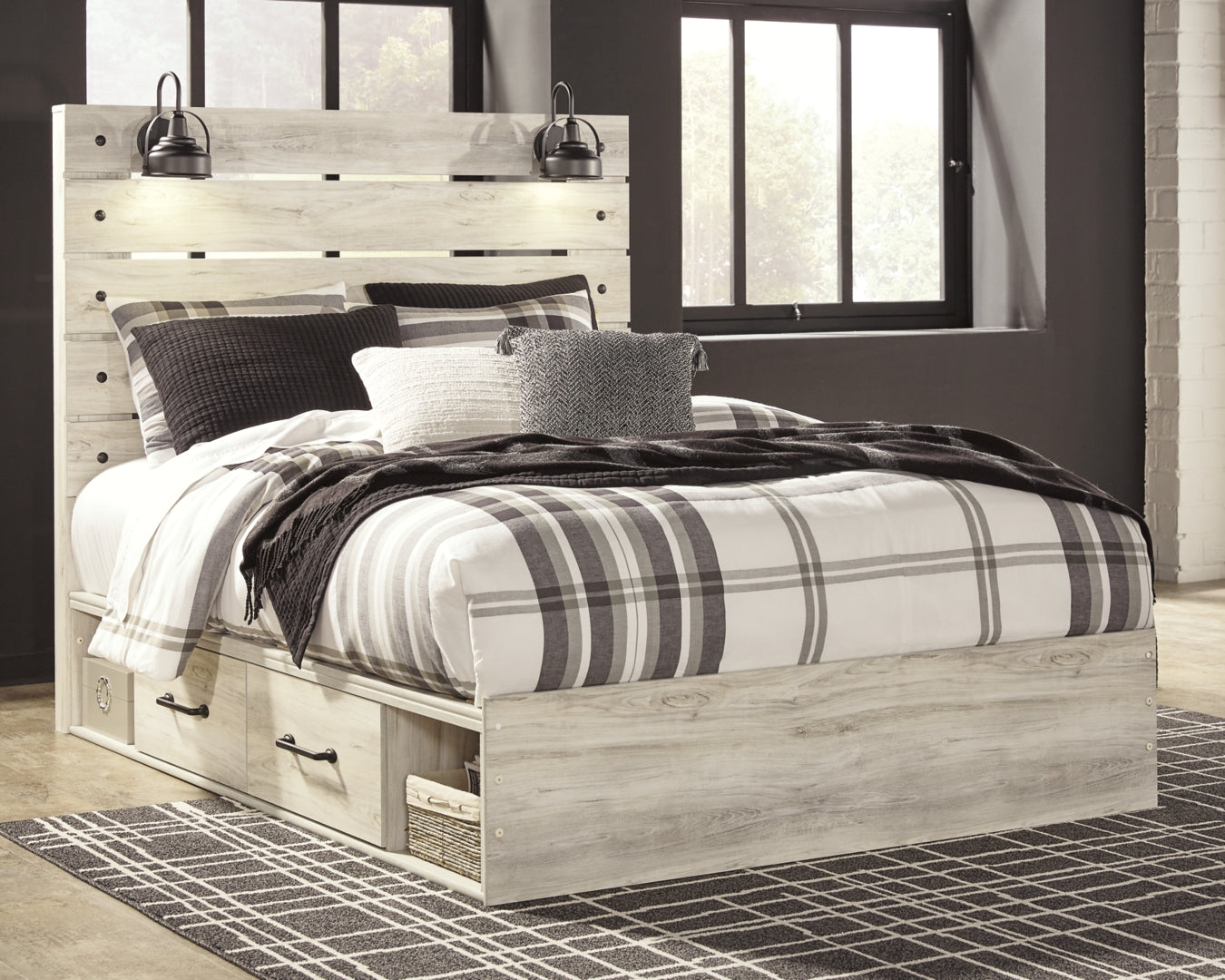 Cambeck Queen Panel Bed with 4 Storage Drawers