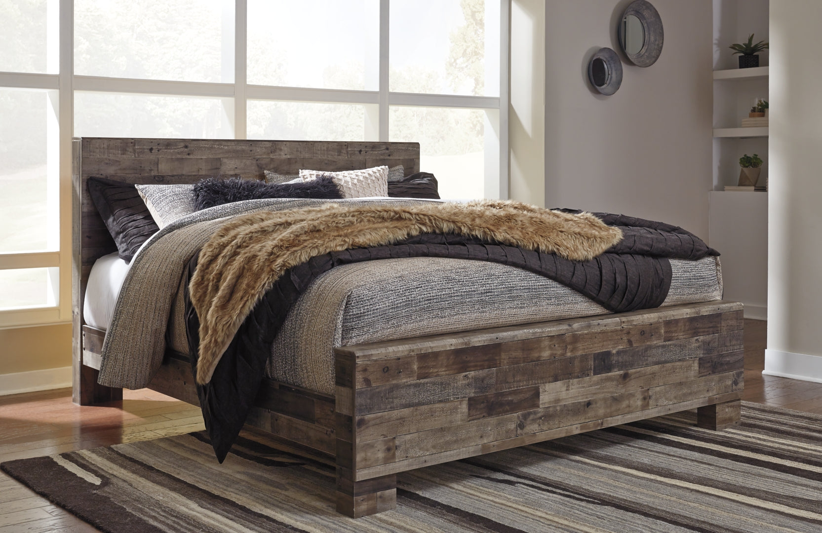 Derekson King Panel Bed