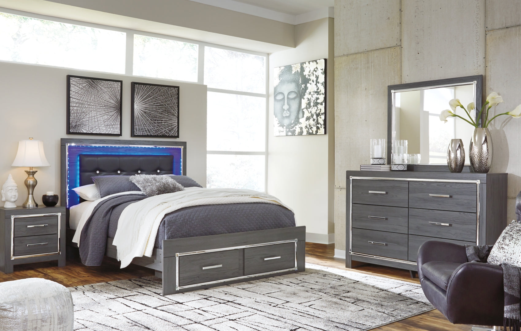 Lodanna Queen Panel Bed with 2 Storage Drawers with Mirrored Dresser I