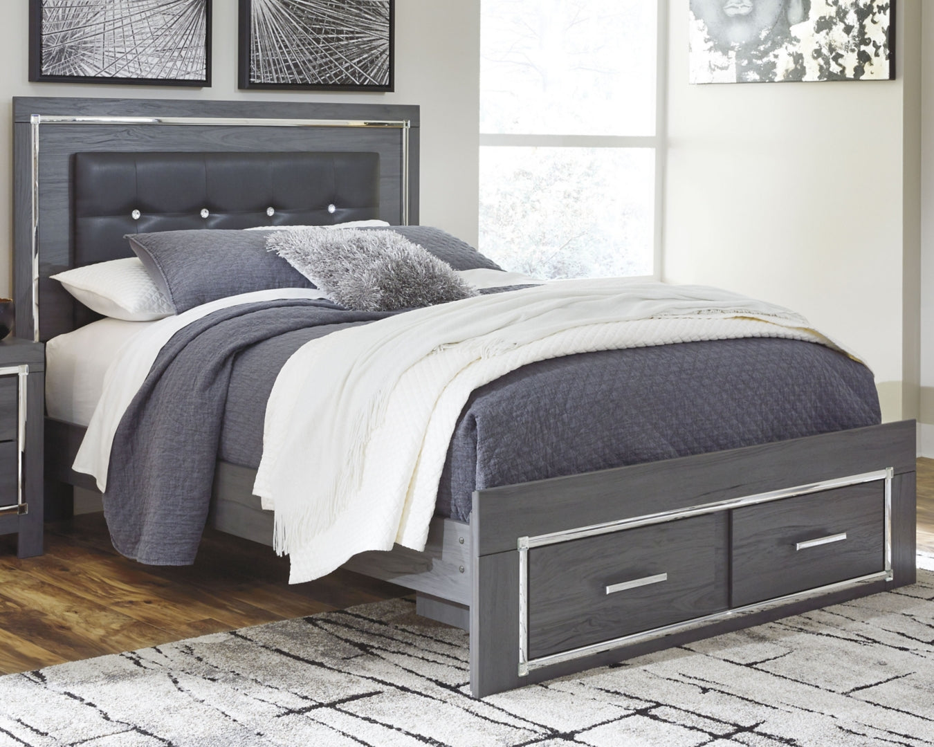 Lodanna Grey Panel Bedroom Set