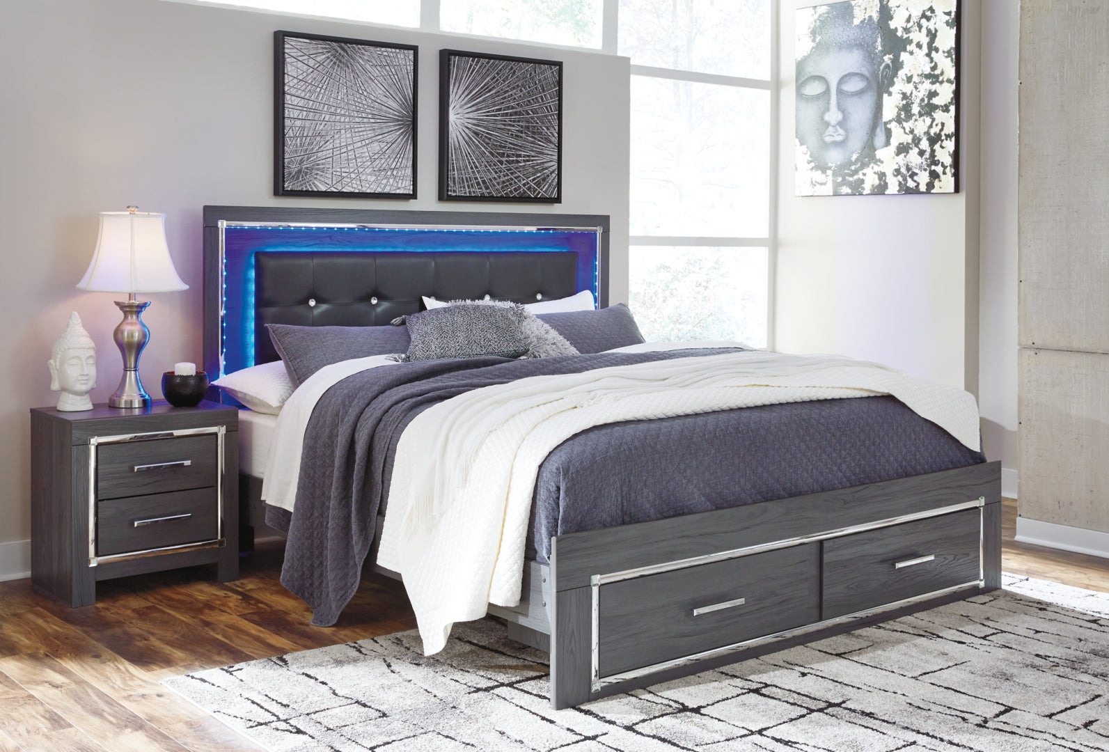 Lodanna Grey Panel Bedroom Set