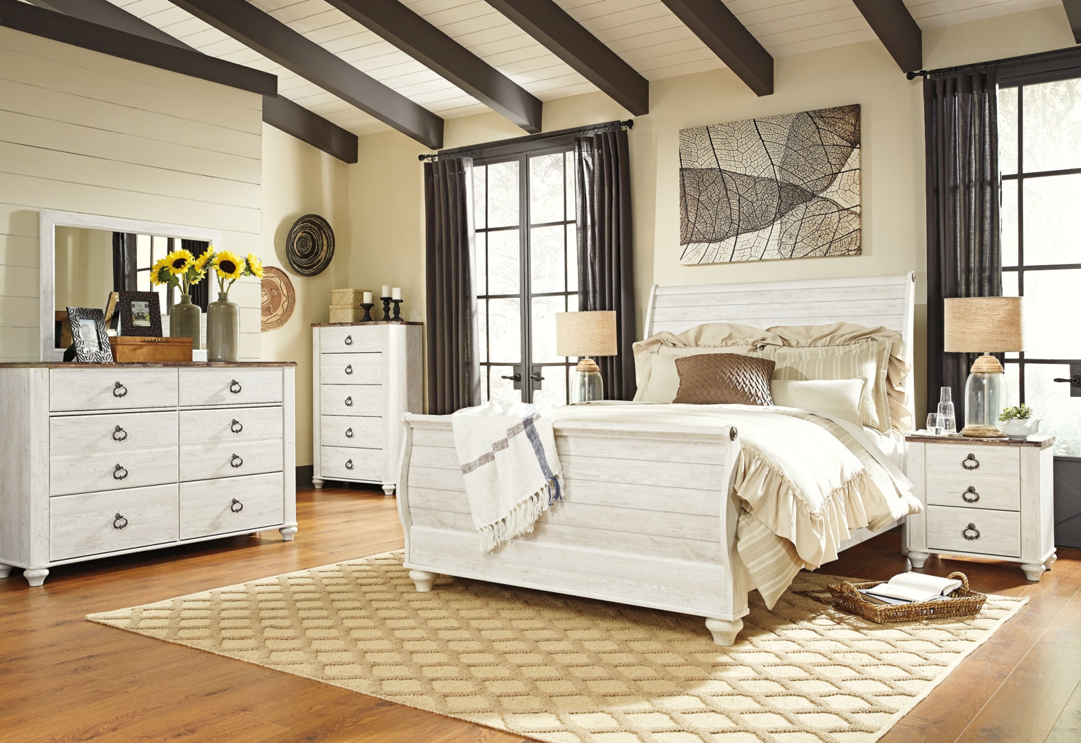 Willowton Beige Panel Bedroom Set