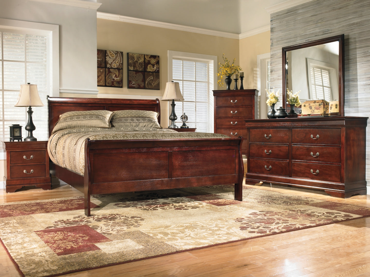 Alisdair Sleigh Bed