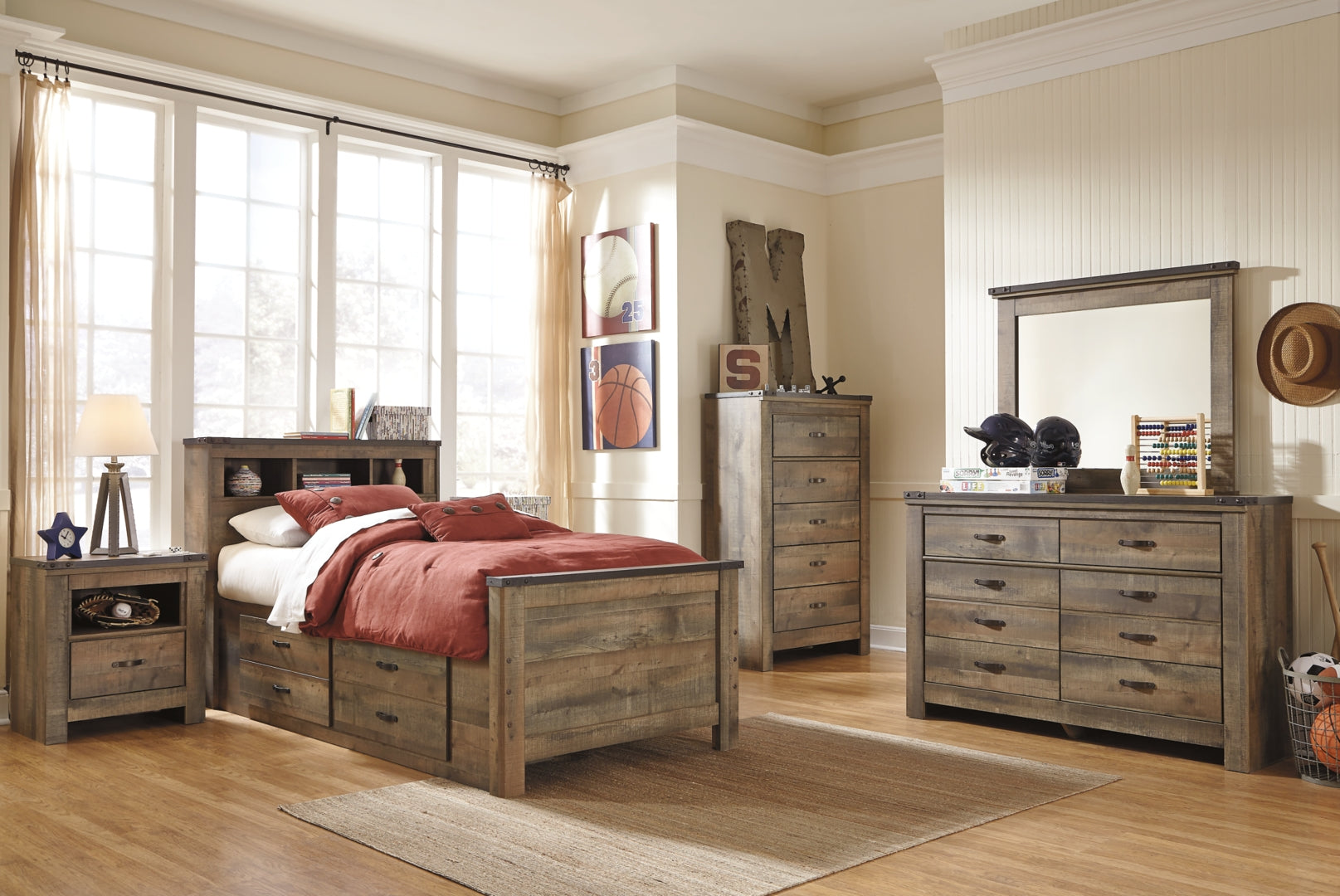 Trinell Poster Bed