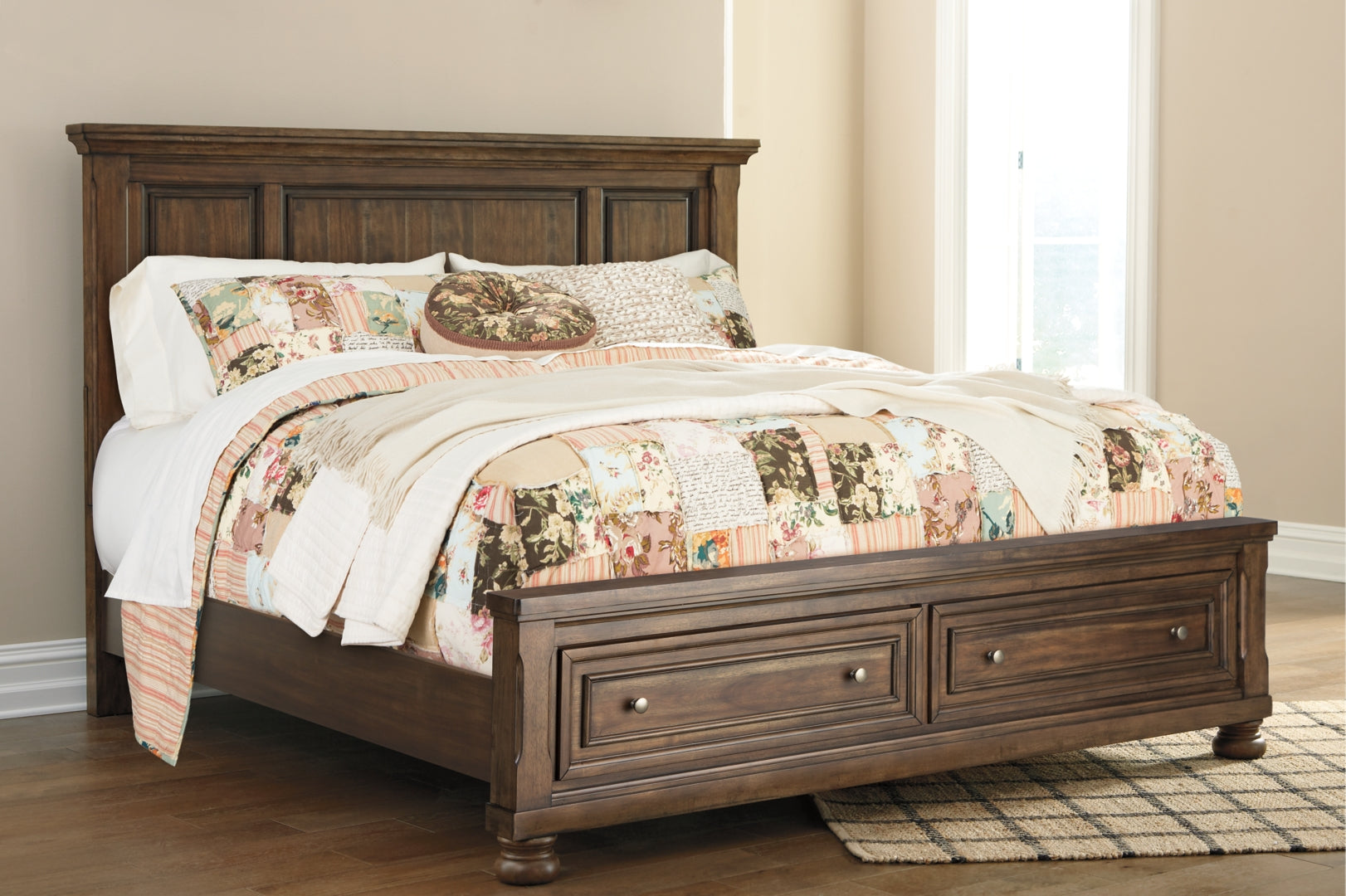 Flynnter Brown Panel Bedroom Set