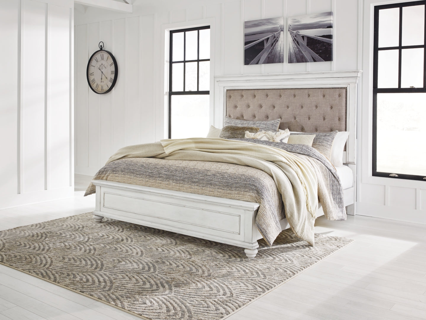 Kanwyn Panel Bed