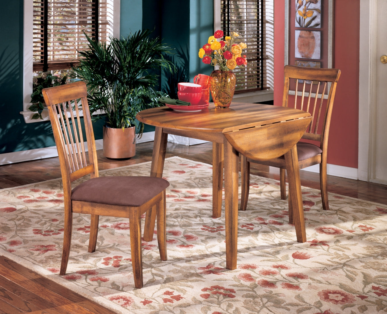 Berringer Round DRM Drop Leaf Table