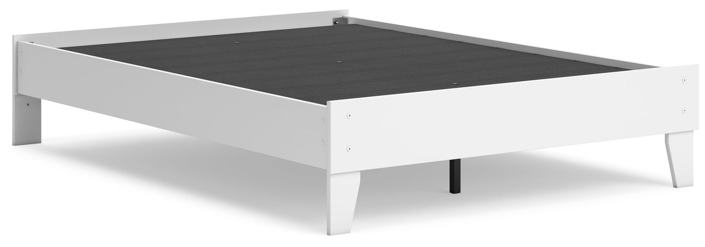 Hallityn Panel Platform Bed