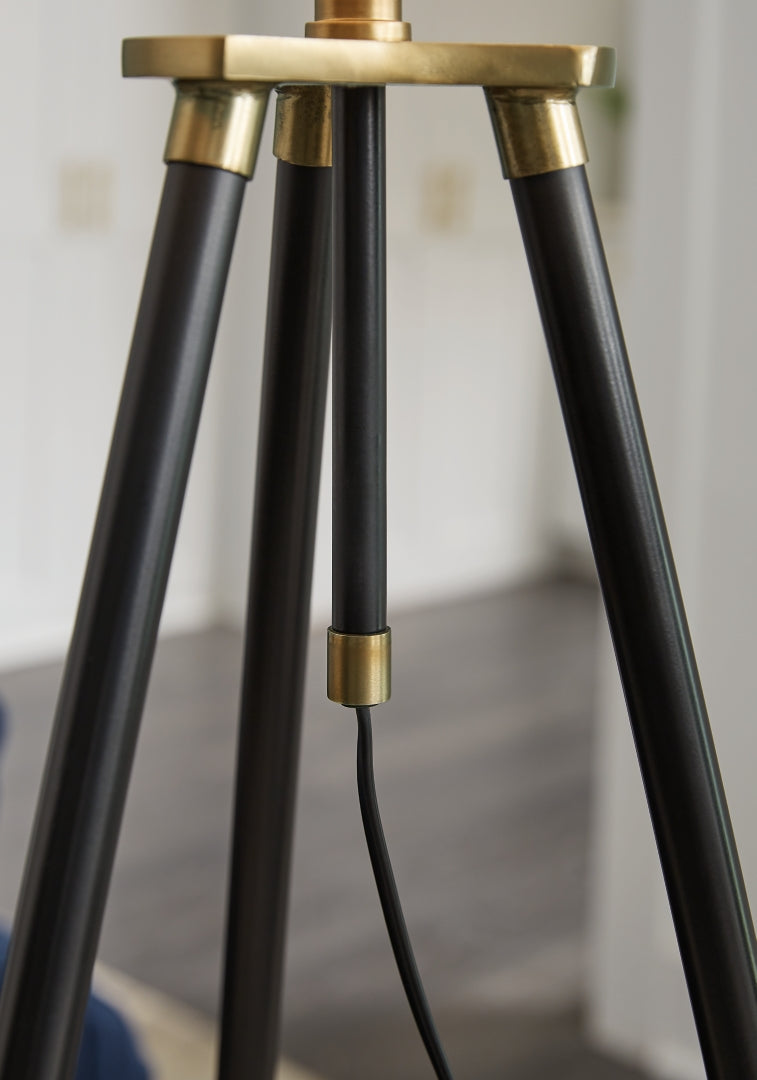 Cashner Metal Floor Lamp (1/CN)