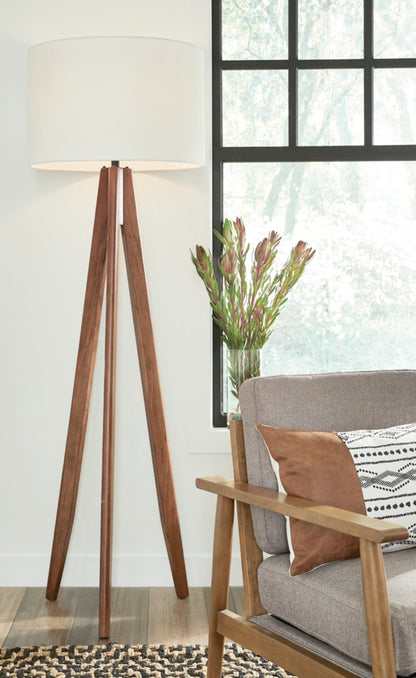 Dallson Wood Floor Lamp (1/CN)