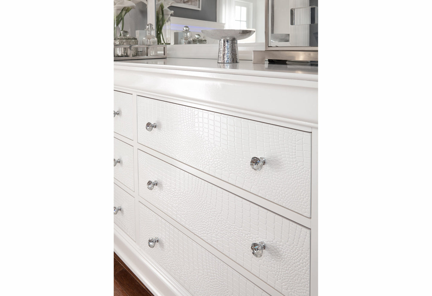 Pompei Metallic White Dresser