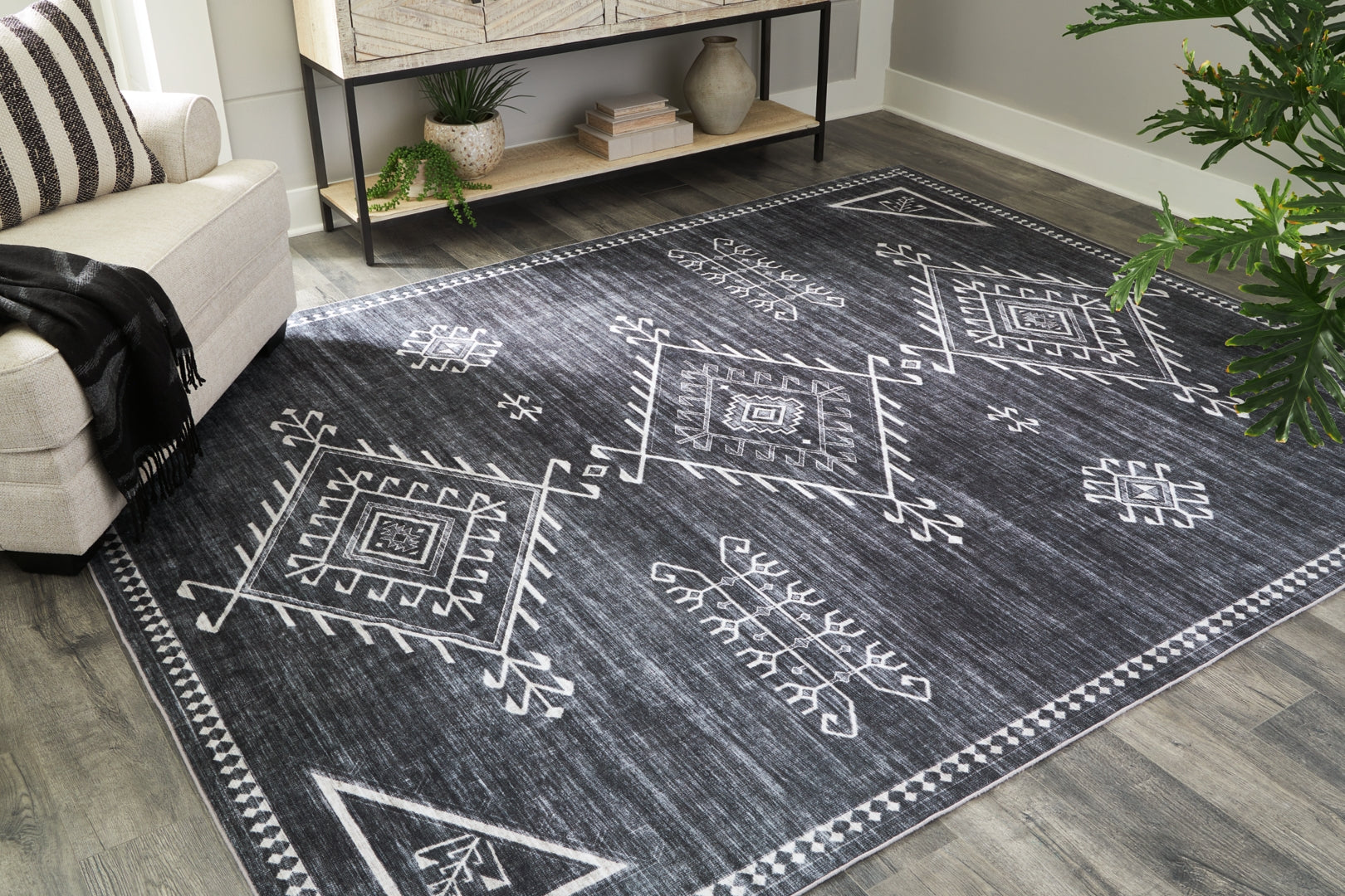 Arloman Washable Large Rug