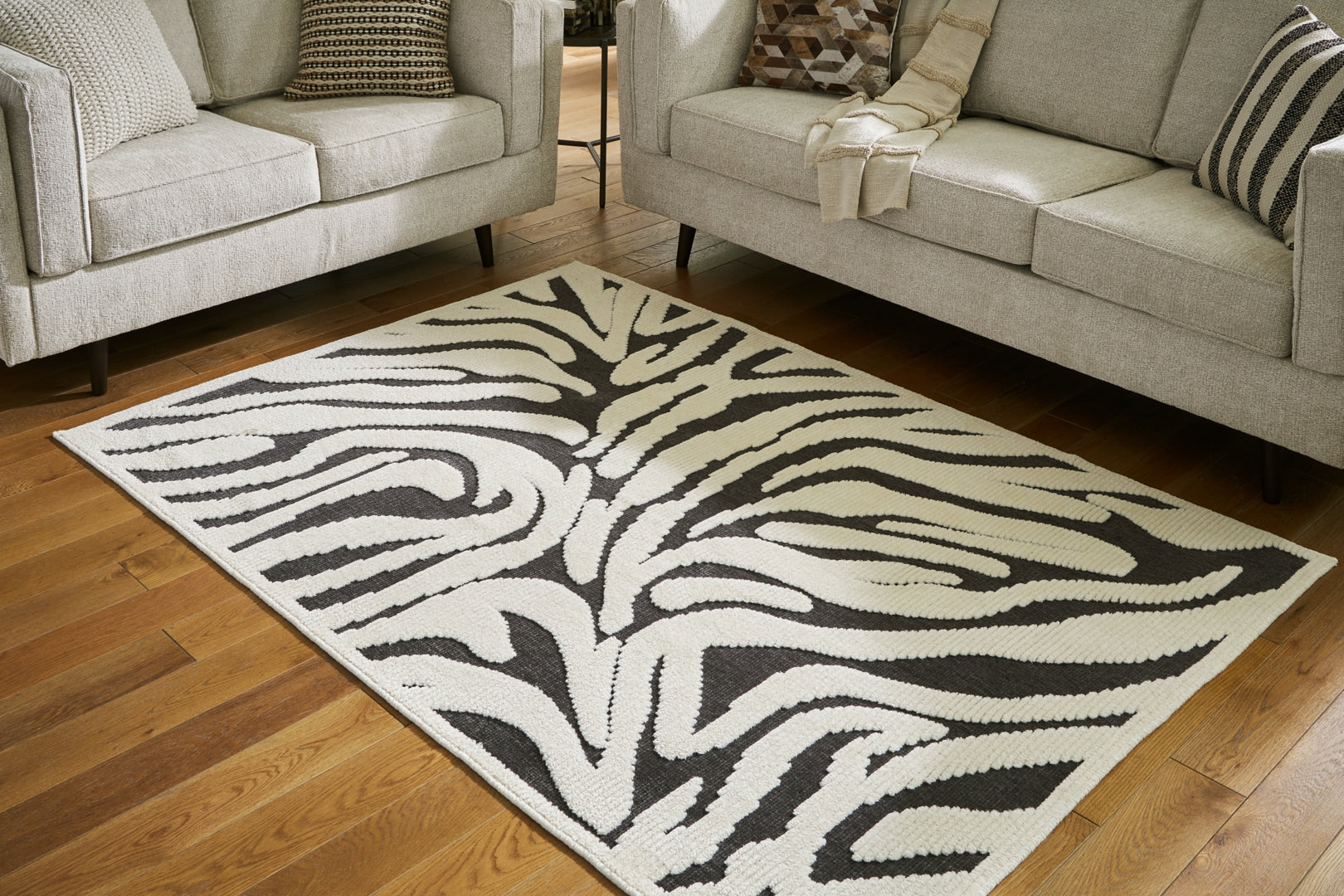 Thomwith Washable Large Rug