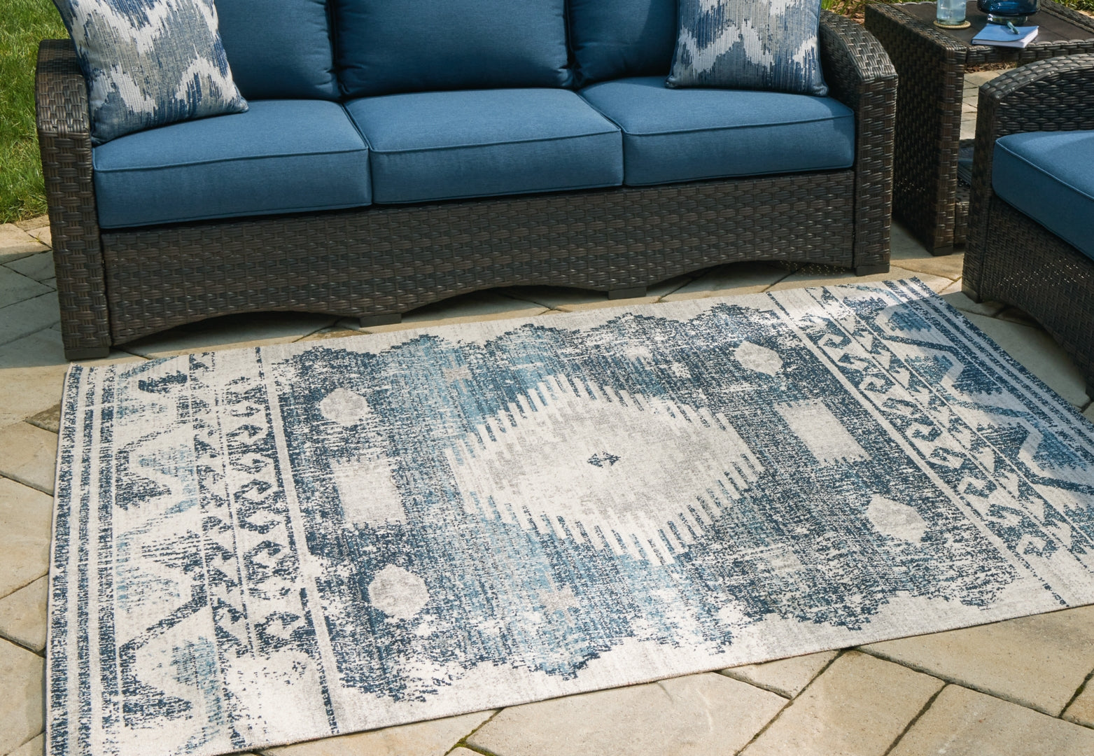 Daddridge Large Rug